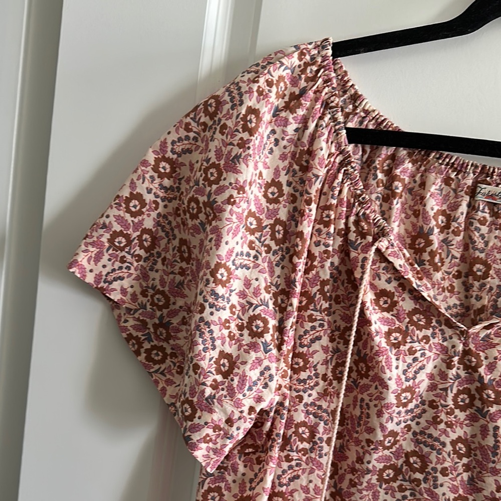 Faherty Pink and White Puff Sleeve Blouse with Tie Front - Picture 3 of 5